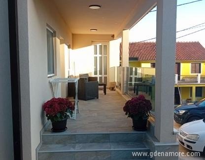 Apartman Djurovici, Dvosobni apartman sa terasom, privatni smeštaj u mestu Buljarica, Crna Gora - image15